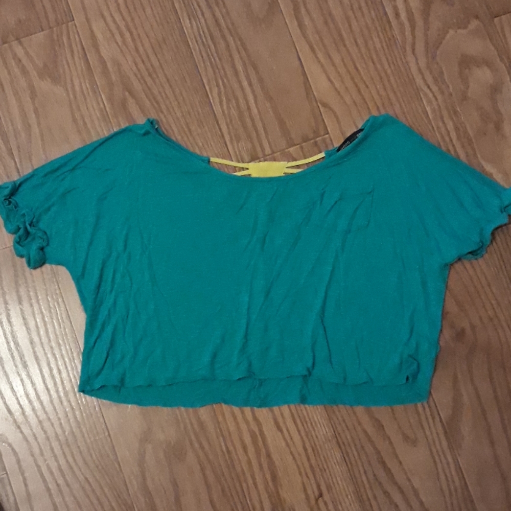 Crop top